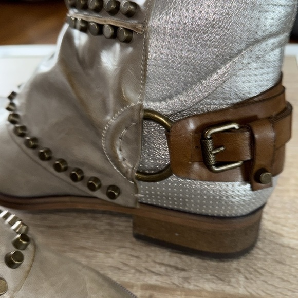Patrizia boots size 8 NEW Stylish leather studded Tan Silver Boots spring step - Picture 7 of 7
